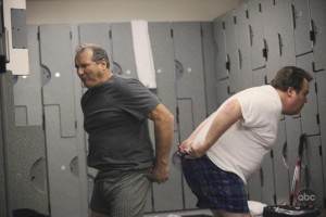 Recap – Modern Family 1.14 “Moon Landing”