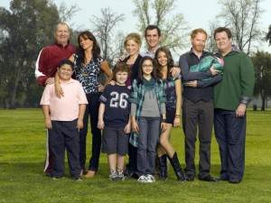 Recap – Modern Family 1.24 “Family Portrait”