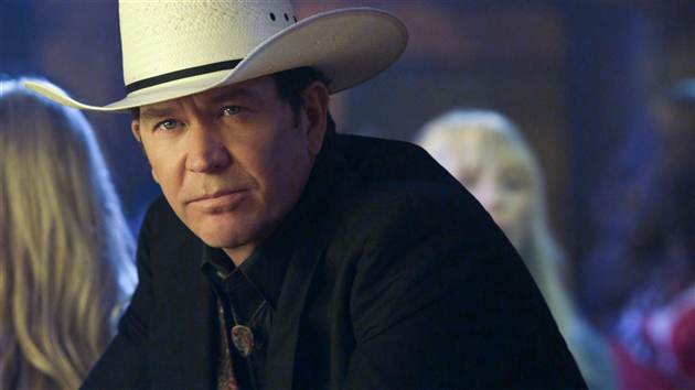 leverage_306_7_timothyhutton_pherikheinila