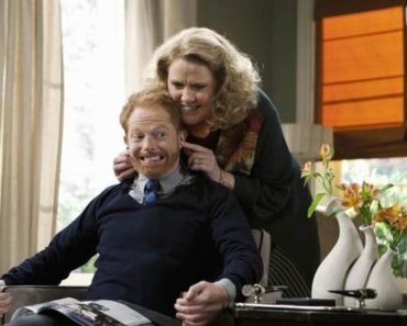 Modern Family 2.09 “Mother Tucker” Review