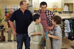 Modern Family 2.10 &#8220;Dance Dance Revelation&#8221; Review