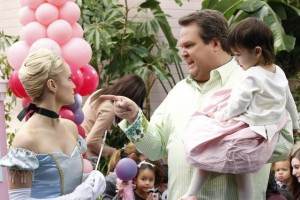 Modern Family 2.15 &#8220;Princess Party&#8221; Review