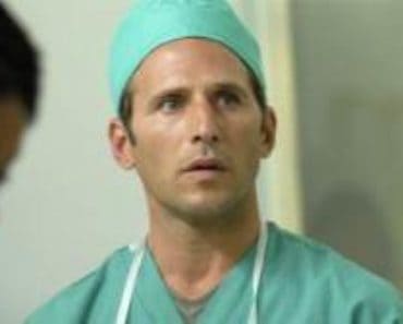 Royal Pains Premiere: Imagine Burn Notice, Only Mark Feuerstein’s Doing Doctor Stuff Instead of Spy Stuff!