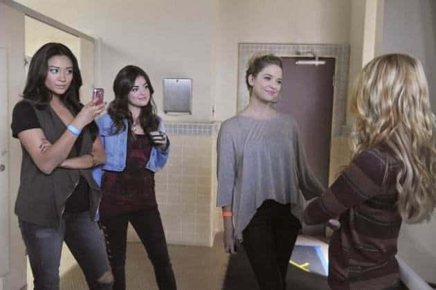 Pretty Little Liars Season 2 Episode 19