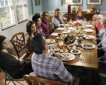 The Neighbors: ‘Thanksgiving Is for the Bird-Kersees’ Recap