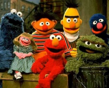 A Behind the Scenes Look at Sesame Street Puppeteering