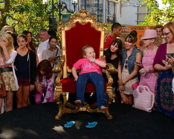 Gordon Ramsay, Mamie Gummer, And Honey Boo Boo On "Extra"