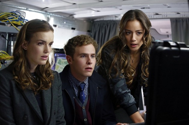 ELIZABETH HENSTRIDGE, IAIN DE CAESTECKER, CHLOE BENNET