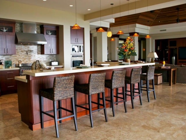 HHOV102_warm-open-kitchen-large-island_s4x3.jpg.rend.hgtvcom.966.725