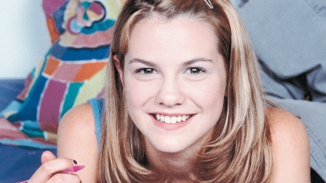 Larisa Oleynik in Secret World of Alex Mack.