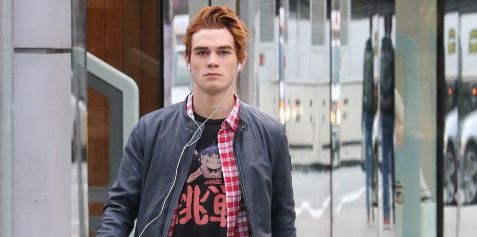 Get Your First Look at KJ Apa as Riverdales “Archie” During CW Pilot Shoot