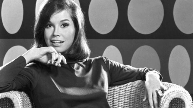 Mary Tyler Moore: Love is All Around Airing on CBS Tonight