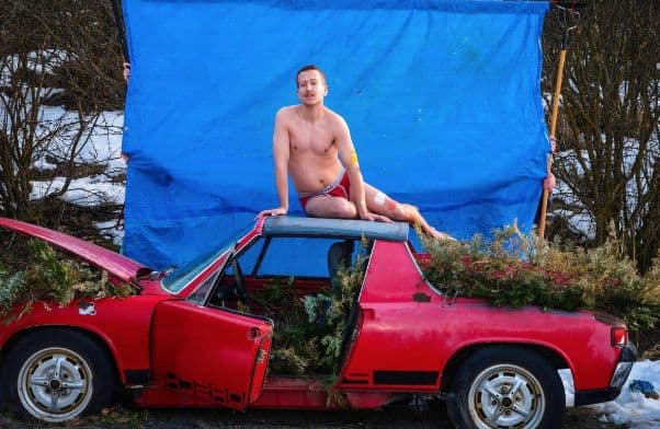 Guy From Idaho Does a Pretty Awesome Beyonce Pregnancy Photoshoot Impression