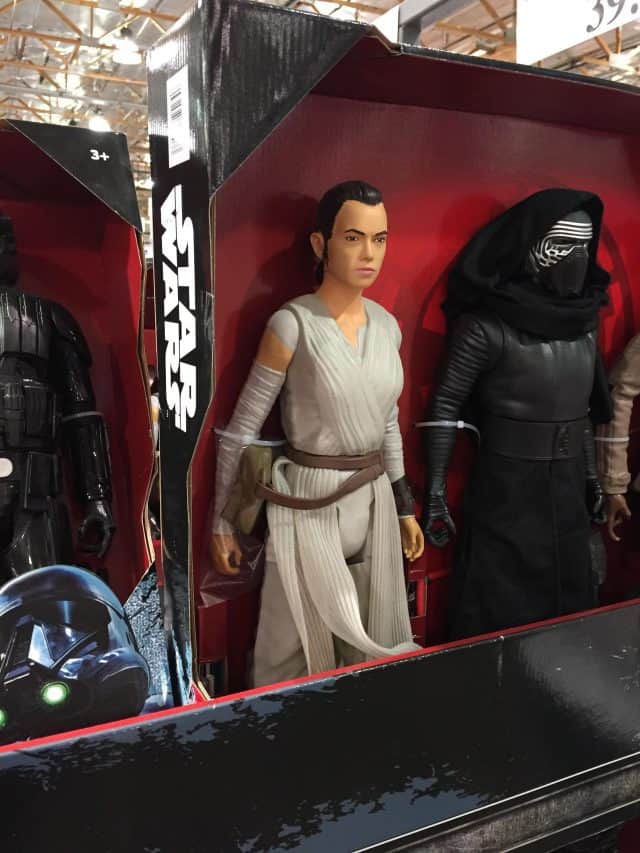 Daisy Ridley Doll looks like &#8216;Elrond&#8217; from Lord of the Rings