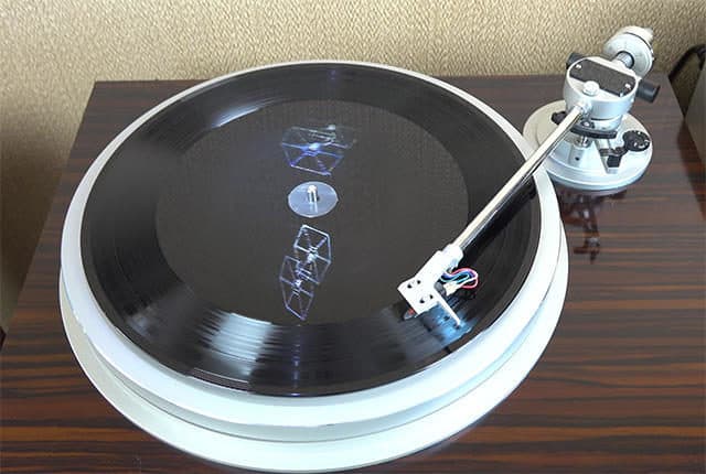 This Vinyl Record Produces a Sick Star Wars Hologram