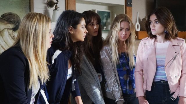 Pretty Little Liars Finale Will Apparently Have a &#8220;Huge Twist&#8221; According to PaleyFast