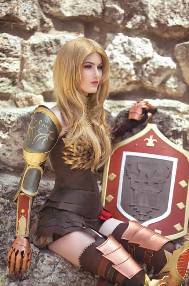 Russian Cosplayer Does a Flawless TERA Online Castanic Cosplay