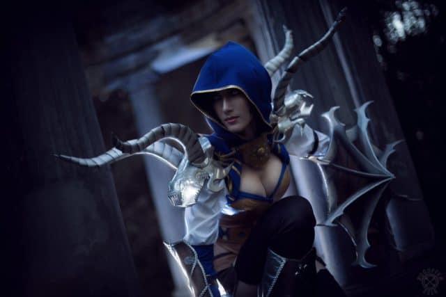 Russian Cosplayer Does a Flawless TERA Online Castanic Cosplay