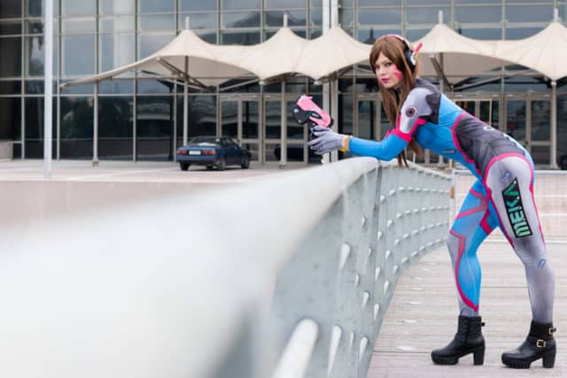 Impressive D.Va from Overwatch Cosplay by Phantomhivehatter