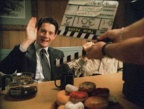 Cool Behind the Scenes Set Photos from the Original Twin Peaks