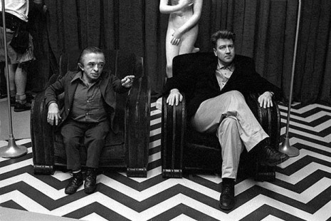 Cool Behind the Scenes Set Photos from the Original Twin Peaks