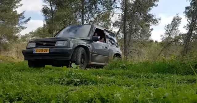 Guy Makes an Epic Video to Try and Sell His 1996 Suzuki Vitara