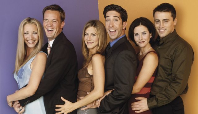 Jennifer Aniston Thinks a Modern-day ‘Friends’ Would Just Be Everyone On Their Phones