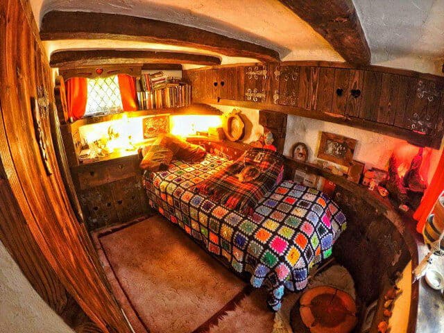 Guy Builds Himself an Unbelievable Hobbit House in the Woods