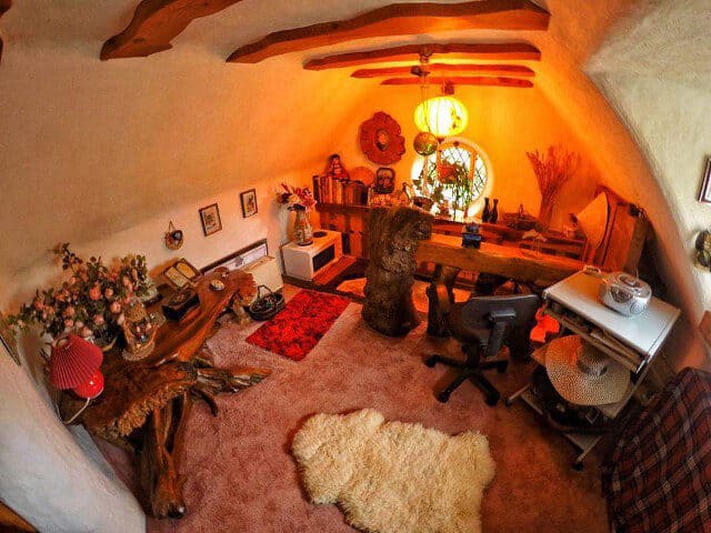 Guy Builds Himself an Unbelievable Hobbit House in the Woods