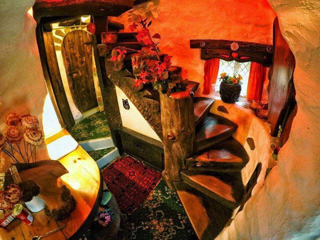 Guy Builds Himself an Unbelievable Hobbit House in the Woods