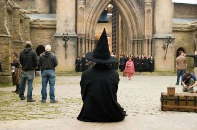 45 Awesome Behind the Scenes Photos of Harry Potter