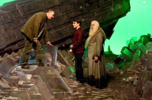 45 Awesome Behind the Scenes Photos of Harry Potter