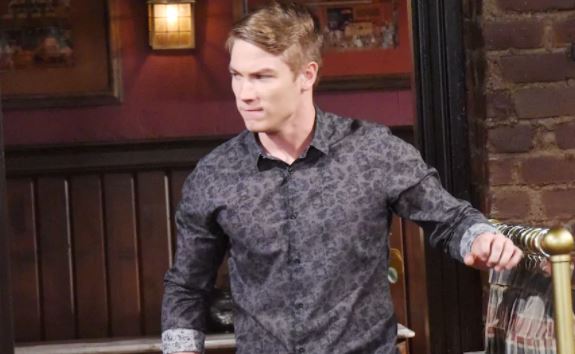 Days of Our Lives: Steve Begins to Suspect Tripp