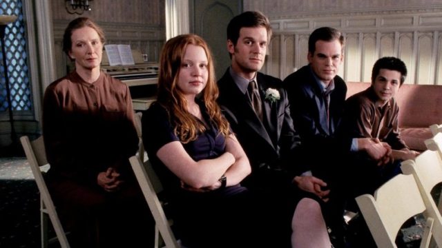 Here&#8217;s What the Cast of &#8220;Six Feet Under&#8221; Looks Like Today