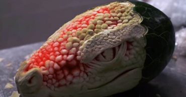 Sculptor Carves Super Realistic Dragon From Watermelon