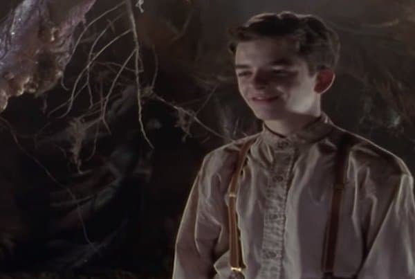 Future Celebrities Who had Roles On “Are You Afraid of the Dark”