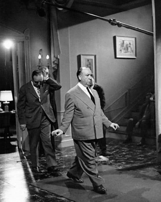 Amazing Behind the Scenes Shots from Alfred Hitchcock Sets