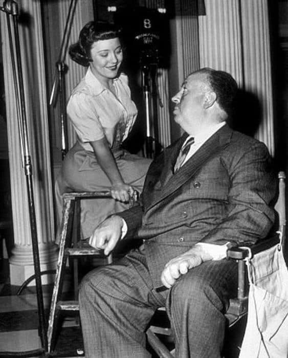 Amazing Behind the Scenes Shots from Alfred Hitchcock Sets