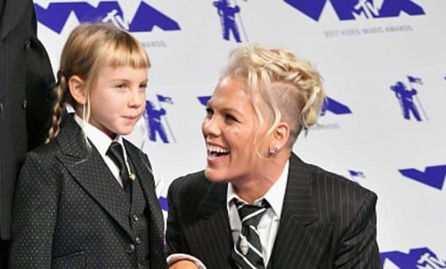 The 2017 VMAs - Pink with her daughter