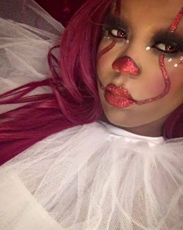 A Female Pennywise Costume Trend Has Arisen for Halloween