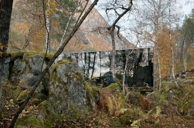 Home from &#8220;Ex Machina&#8221; Now a Hotel in Norway You Can Stay at Right Now