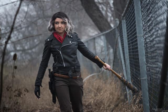 Female Negan Walking Dead Cosplayer is Impressive