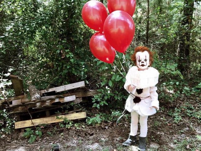 Kids Dresses Little Brother Up Like Pennywise For A Freaky IT Themed Photoshoot