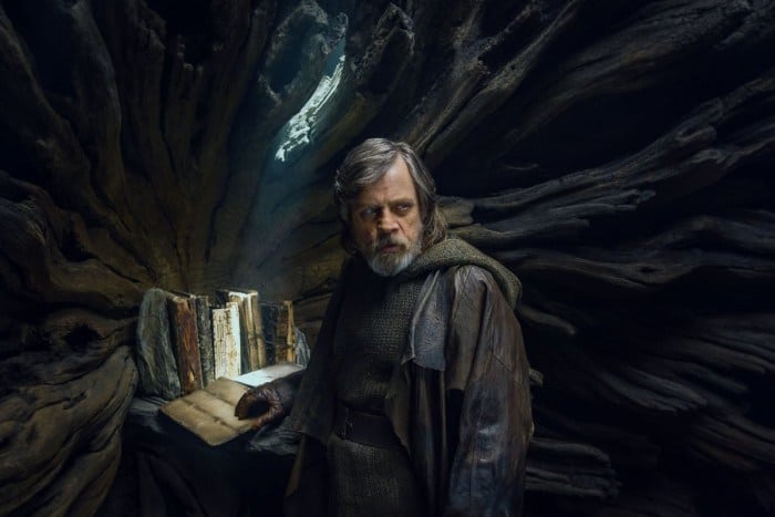 Mark Hamill Says Luke Doesn’t Turn to the Dark Side in The Last Jedi