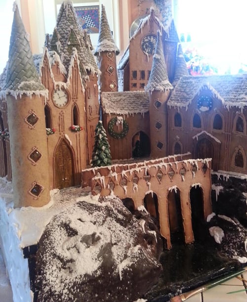 This is a Most Impressive Hogwarts Gingerbread House