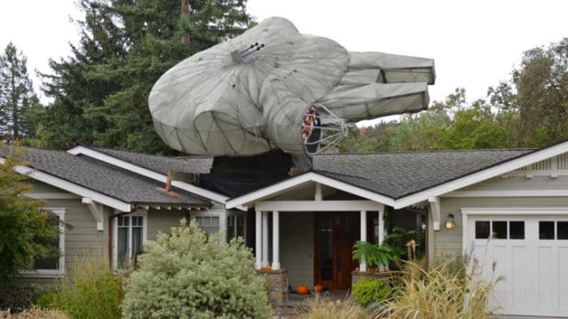 These Light-Up Millennium Falcon Christmas Decorations