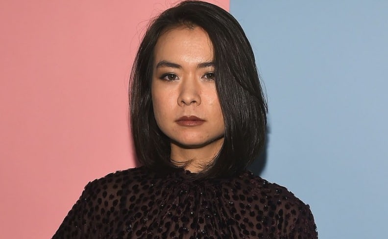 Mitski фото. Mitski с гитарой. Mitski.