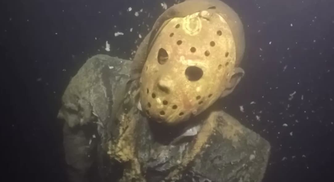 Someone Put a Jason Voorhees Statue Under a Lake to Freak out Divers