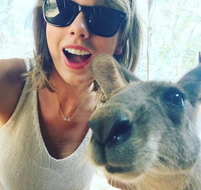 What We Can Learn From the Celeb Selfie