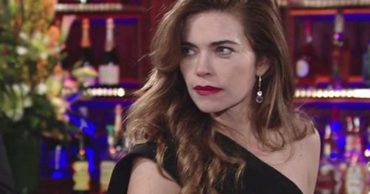 Young and the Restless: Victoria Panics